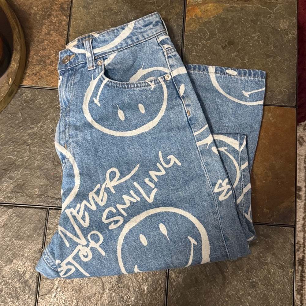 H&M x Smiley Happy Face Jeans - Picture 4 of 5